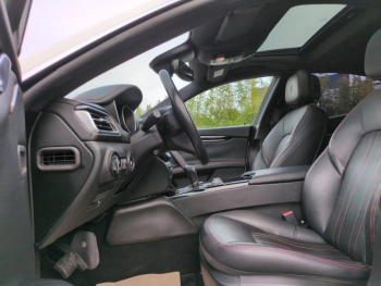 Photo 14 du bon plan MASERATI Ghibli 3.0 V6 275ch Diesel GranSport occasion à 26900 €