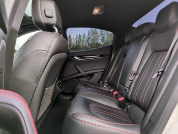 Photo 15 du bon plan MASERATI Ghibli 3.0 V6 275ch Diesel GranSport occasion à 26900 €