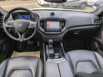 Photo 19 du bon plan MASERATI Ghibli 3.0 V6 275ch Diesel GranSport occasion à 26900 €