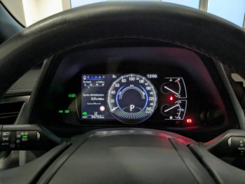 Photo 5 du bon plan LEXUS UX 250h Pack Business 2WD occasion à 25290 €