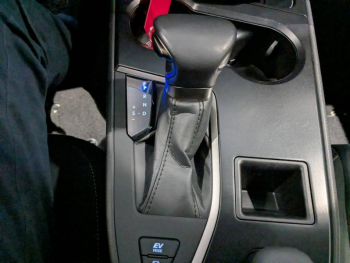 Photo 8 du bon plan LEXUS UX 250h Pack Business 2WD occasion à 25290 €