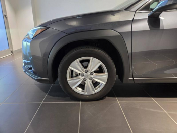 Photo 16 du bon plan LEXUS UX 250h Pack Business 2WD occasion à 26990 €