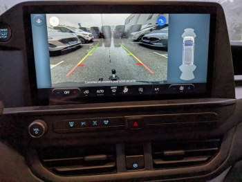 Photo 12 du bon plan FORD Transit Custom Fg VUL 320 L2H1 2.0 EcoBlue 170ch Trend BVA8 occasion à 33900 €