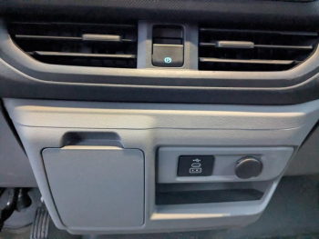 Photo 14 du bon plan FORD Transit Custom Fg VUL 320 L2H1 2.0 EcoBlue 170ch Trend BVA8 occasion à 33900 €