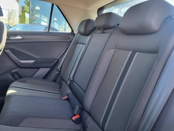 Photo 6 du bon plan VOLKSWAGEN T-Roc 1.5 TSI EVO 150ch Lounge occasion à 15990 €