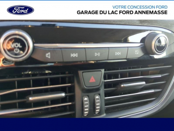 Photo 23 du bon plan FORD Kuga 2.5 Duratec 225ch PHEV Vignale BVA occasion à 26990 €