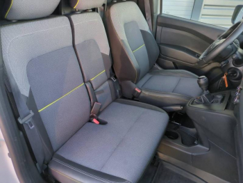 Photo 11 du bon plan RENAULT Kangoo Van L1 1.5 Blue dCi 95ch Grand Confort - 22 occasion à 18490 €