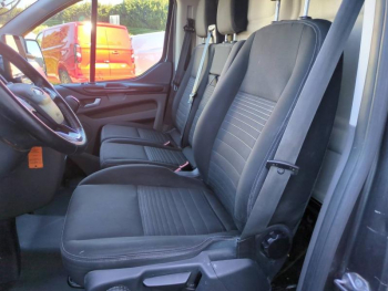 Photo 14 du bon plan FORD Transit Custom Fg VUL 300 L1H1 2.0 EcoBlue 170 Hybrid Limited occasion à 20388 €