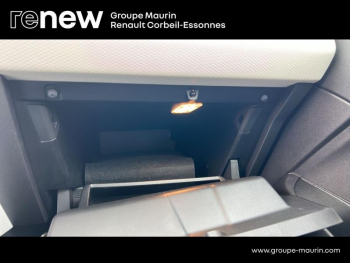 Photo 19 du bon plan RENAULT Clio 1.6 E-Tech hybride 145ch Techno occasion à 16990 €