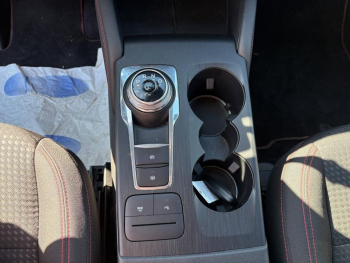 Photo 14 du bon plan FORD Kuga 2.5 Duratec 190ch FHEV E85 ST-Line BVA occasion à 27990 €