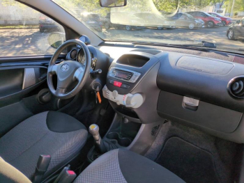 Photo 19 du bon plan TOYOTA Aygo 1.0 VVT-i 68ch Dynamic 3p occasion à 5900 €