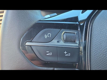 Photo 15 du bon plan PEUGEOT 2008 1.2 PureTech 130ch S&S Allure Pack EAT8 occasion à 15980 €