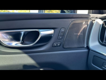 Photo 10 du bon plan VOLVO XC60 T6 Hybride Rechargeable 253 + 145ch Black Edition Geartronic 8 AWD occasion à 69900 €