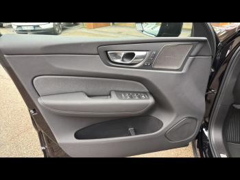 Photo 16 du bon plan VOLVO XC60 T6 Hybride Rechargeable 253 + 145ch Black Edition Geartronic 8 AWD occasion à 69900 €