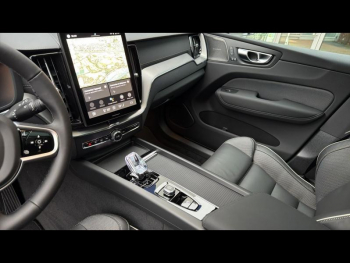 Photo 21 du bon plan VOLVO XC60 T6 Hybride Rechargeable 253 + 145ch Black Edition Geartronic 8 AWD occasion à 69900 €