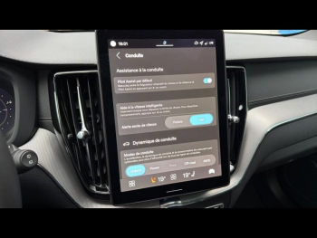 Photo 28 du bon plan VOLVO XC60 T6 Hybride Rechargeable 253 + 145ch Black Edition Geartronic 8 AWD occasion à 69900 €