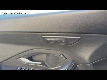 Photo 16 du bon plan JAGUAR E-Pace P300e PHEV 309ch R-Dynamic S occasion à 39990 €