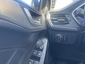 Photo 15 du bon plan FORD Focus Active 2.0 EcoBlue 150ch Active Vignale BVA occasion à 18490 €