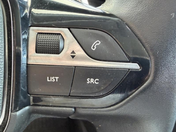 Photo 16 du bon plan PEUGEOT 2008 1.2 PureTech 130ch S&S Allure EAT8 occasion à 14900 €