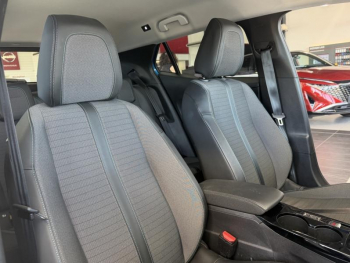 Photo 21 du bon plan PEUGEOT 2008 1.2 PureTech 130ch S&S Allure EAT8 occasion à 14900 €