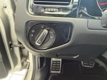 Photo 15 du bon plan VOLKSWAGEN Golf 1.0 TSI 115ch Connect DSG7 Euro6d-T 5p occasion à 14900 €