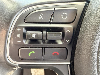 Photo 14 du bon plan KIA Carens II Ph1 2.0 CRDI140 Sport occasion à 16900 €