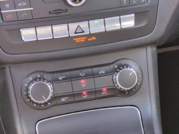 Photo 22 du bon plan MERCEDES-BENZ Classe B 180 122ch Inspiration 7G-DCT occasion à 15900 €