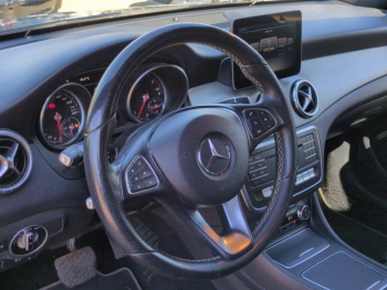 Photo 16 du bon plan MERCEDES-BENZ CLA 220 d Sensation 7G-DCT occasion à 16900 €