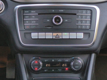 Photo 21 du bon plan MERCEDES-BENZ CLA 220 d Sensation 7G-DCT occasion à 16900 €