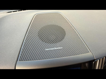 Photo 15 du bon plan VOLVO XC60 B4 AdBlue AWD 197ch R-Design Geartronic occasion à 29900 €