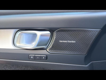 Photo 17 du bon plan VOLVO XC40 B3 163ch Black Edition DCT 7 occasion à 41500 €