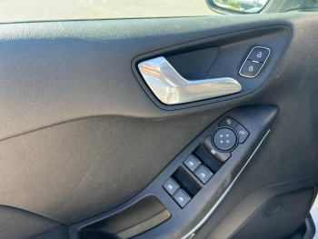 Photo 14 du bon plan FORD Fiesta 1.0 Flexifuel 95ch Titanium Business 5p occasion à 14900 €