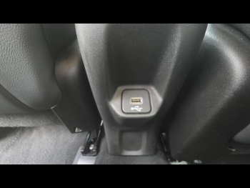 Photo 15 du bon plan JEEP Renegade 1.5 Turbo T4 130ch MHEV S BVR7 occasion à 23900 €