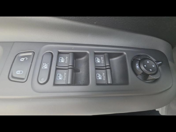 Photo 18 du bon plan JEEP Renegade 1.5 Turbo T4 130ch MHEV S BVR7 occasion à 23900 €