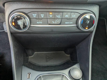 Photo 17 du bon plan FORD Fiesta 1.0 Flexifuel 95ch Titanium Business 5p occasion à 15780 €