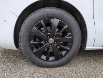 Photo 9 du bon plan TOYOTA ProAce VUL Medium 2.0 D-4D 180 Black Edition BVA MY20 occasion à 18700 €