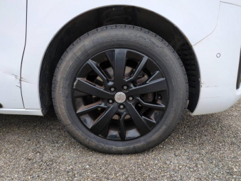 Photo 10 du bon plan TOYOTA ProAce VUL Medium 2.0 D-4D 180 Black Edition BVA MY20 occasion à 18700 €