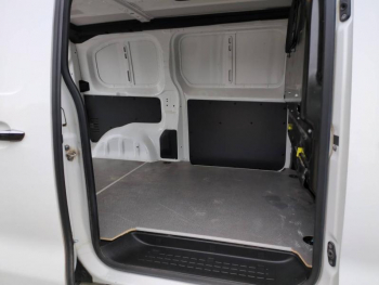 Photo 14 du bon plan TOYOTA ProAce VUL Medium 2.0 D-4D 180 Black Edition BVA MY20 occasion à 18700 €