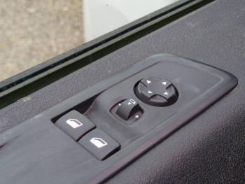 Photo 19 du bon plan TOYOTA ProAce VUL Medium 2.0 D-4D 180 Black Edition BVA MY20 occasion à 18700 €