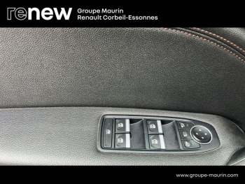 Photo 15 du bon plan RENAULT Captur 1.6 E-Tech Plug-in 160ch Initiale Paris occasion à 16990 €