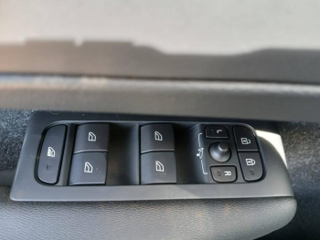 Photo 14 du bon plan VOLVO XC40 D3 AdBlue 150ch R-Design Geartronic 8 occasion à 20990 €