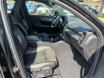 Photo 17 du bon plan VOLVO XC40 D3 AdBlue 150ch R-Design Geartronic 8 occasion à 20990 €