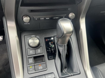 Photo 9 du bon plan LEXUS NX 300h 4WD F SPORT occasion à 32990 €