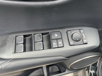 Photo 14 du bon plan LEXUS NX 300h 4WD F SPORT occasion à 32990 €