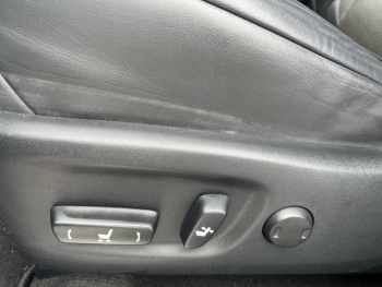 Photo 16 du bon plan LEXUS NX 300h 4WD F SPORT occasion à 32990 €