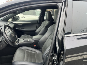 Photo 17 du bon plan LEXUS NX 300h 4WD F SPORT occasion à 32990 €