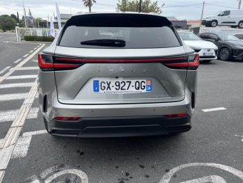 Photo 3 du bon plan LEXUS NX 450h+ Luxe 4WD Pack Design occasion à 48790 €