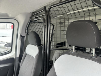 Photo 13 du bon plan FIAT Fiorino 1.3 Multijet 80ch Pro Lounge occasion à 11890 €