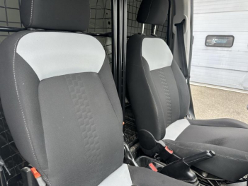 Photo 23 du bon plan FIAT Fiorino 1.3 Multijet 80ch Pro Lounge occasion à 11890 €
