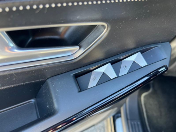 Photo 22 du bon plan DS DS 7 Crossback E-TENSE 4x4 300ch Louvre occasion à 22900 €